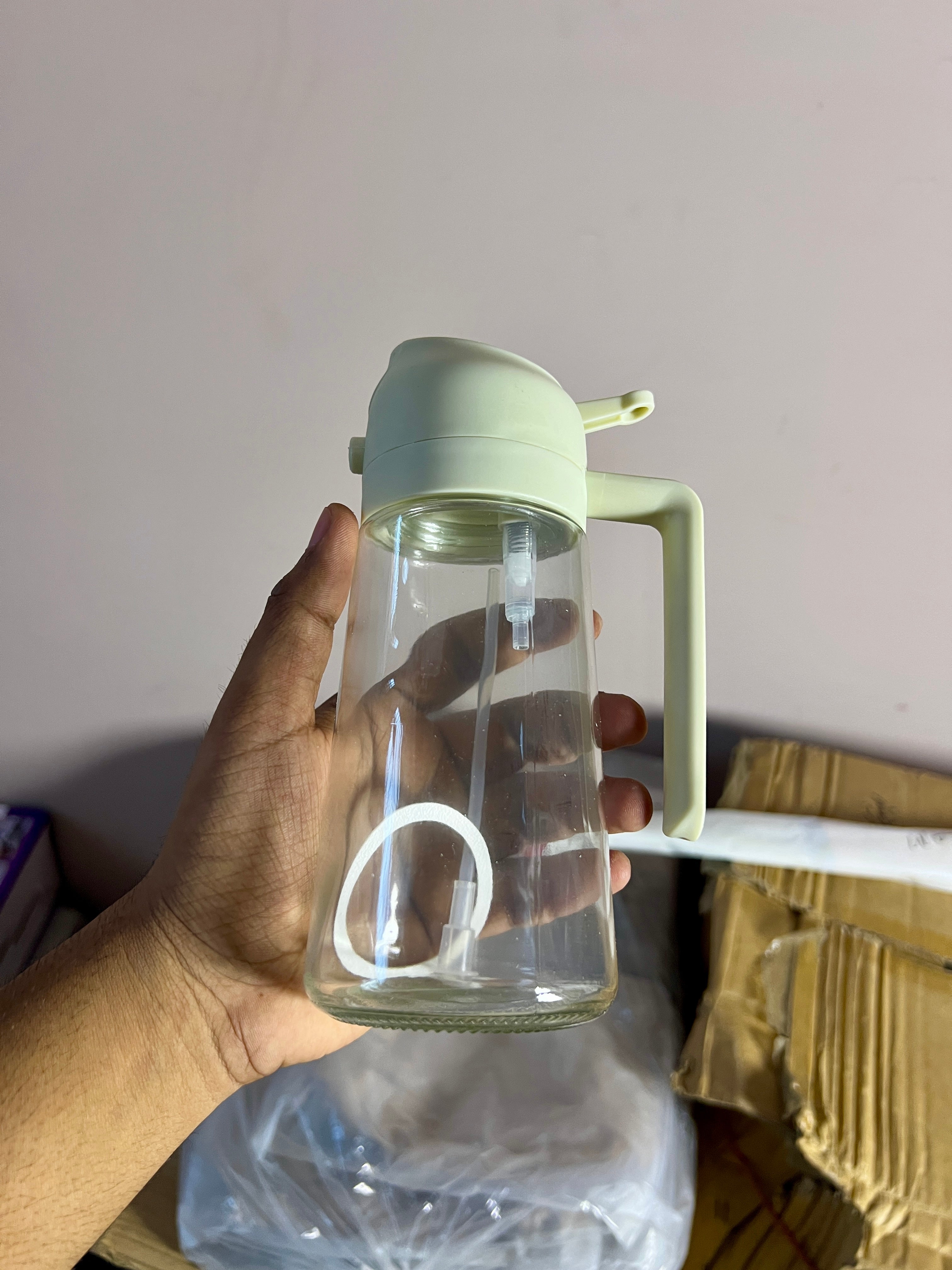 Urbn Mart - 580ml Glass Oil Bottle