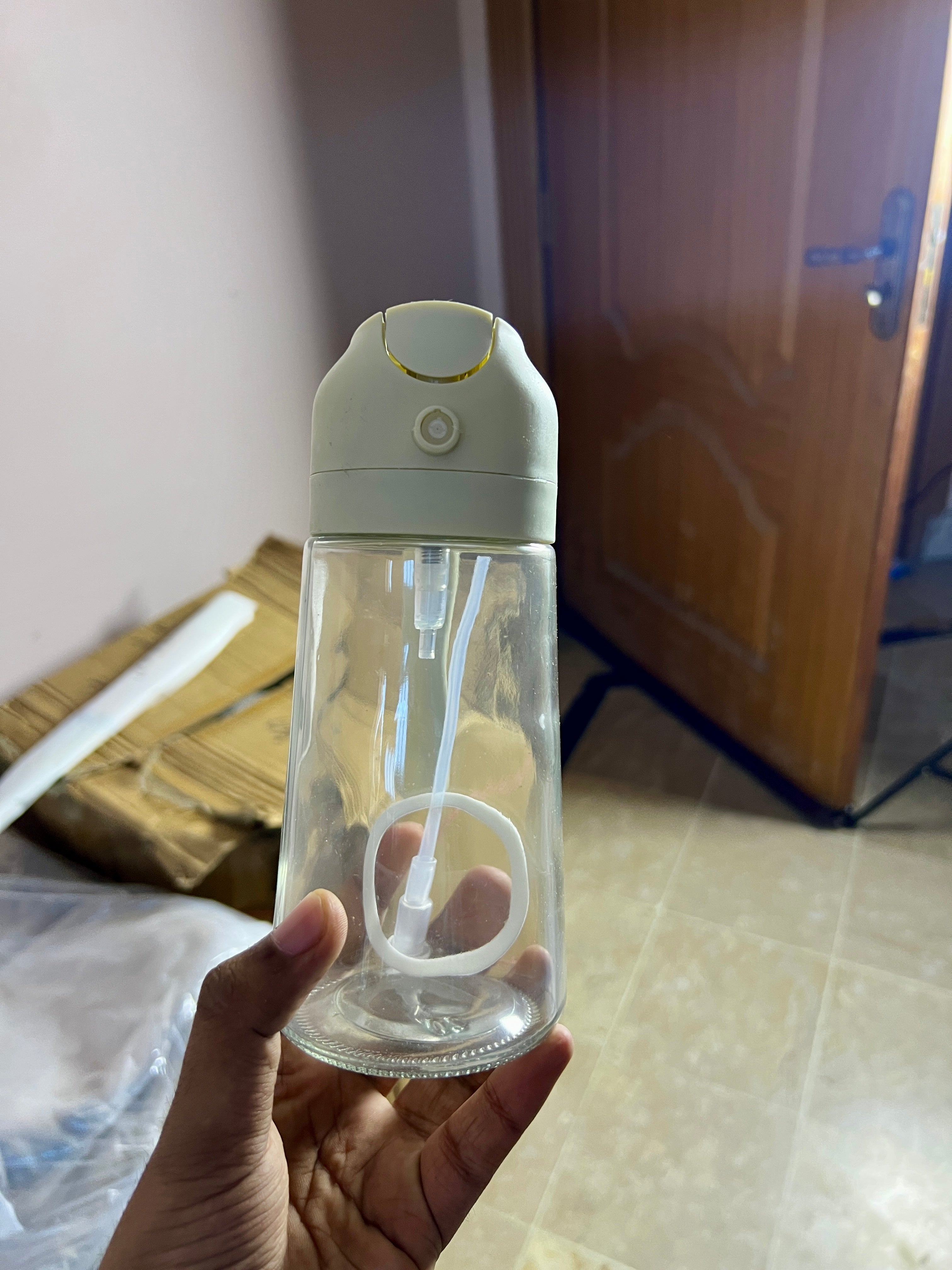 Urbn Mart - 580ml Glass Oil Bottle